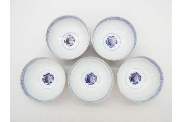 明治期　伊万里焼　色絵　桃印　鳳凰菊雷文　約12cm　4.1寸　色鮮やかな染付と金彩で装飾された豪華な蓋付き茶碗5客セット(金彩、器、どんぶり、和皿、和食器、四寸一分)(R-077415)