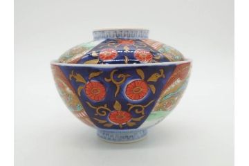 明治期　伊万里焼　色絵　桃印　鳳凰菊雷文　約12cm　4.1寸　色鮮やかな染付と金彩で装飾された豪華な蓋付き茶碗5客セット(金彩、器、どんぶり、和皿、和食器、四寸一分)(R-077415)