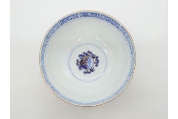 明治期　伊万里焼　色絵　桃印　鳳凰菊雷文　約12cm　4.1寸　色鮮やかな染付と金彩で装飾された豪華な蓋付き茶碗5客セット(金彩、器、どんぶり、和皿、和食器、四寸一分)(R-077415)