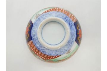 明治期　伊万里焼　色絵　桃印　鳳凰菊雷文　約12cm　4.1寸　色鮮やかな染付と金彩で装飾された豪華な蓋付き茶碗5客セット(金彩、器、どんぶり、和皿、和食器、四寸一分)(R-077415)