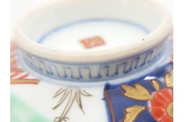 明治期　伊万里焼　色絵　桃印　鳳凰菊雷文　約12cm　4.1寸　色鮮やかな染付と金彩で装飾された豪華な蓋付き茶碗5客セット(金彩、器、どんぶり、和皿、和食器、四寸一分)(R-077415)