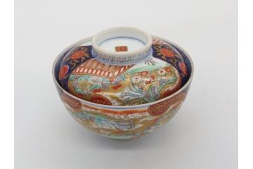 明治期　伊万里焼　色絵　桃印　鳳凰菊雷文　約12cm　4.1寸　色鮮やかな染付と金彩で装飾された豪華な蓋付き茶碗5客セット(金彩、器、どんぶり、和皿、和食器、四寸一分)(R-077415)
