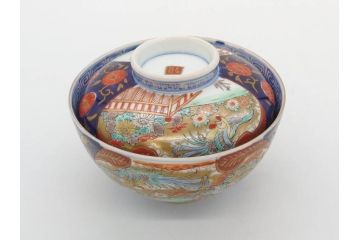 明治期　伊万里焼　色絵　桃印　鳳凰菊雷文　約12cm　4.1寸　色鮮やかな染付と金彩で装飾された豪華な蓋付き茶碗5客セット(金彩、器、どんぶり、和皿、和食器、四寸一分)(R-077415)