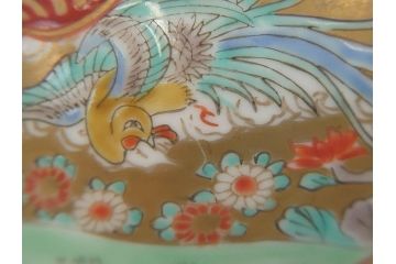 明治期　伊万里焼　色絵　桃印　鳳凰菊雷文　約12cm　4.1寸　色鮮やかな染付と金彩で装飾された豪華な蓋付き茶碗5客セット(金彩、器、どんぶり、和皿、和食器、四寸一分)(R-077415)