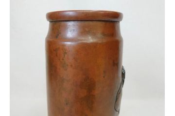 吉備前國　佐々木義光作　古銅花瓶　金銀象嵌　巌上の亀・根笹図　精巧な銀細工が美しい花瓶(花器、花入、花生、共箱付き)(R-077416)