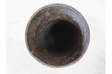 吉備前國　佐々木義光作　古銅花瓶　金銀象嵌　巌上の亀・根笹図　精巧な銀細工が美しい花瓶(花器、花入、花生、共箱付き)(R-077416)