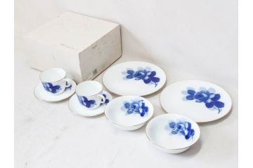 大倉陶園(OKURA、OAC)　ブルーローズ 手描き　バラ　上品なローズの絵付けが魅力的なモーニングセット(皿、プレート、ボウル、カップ&ソーサー、C&S、洋食器、外箱付き、岡染め)(R-077418)