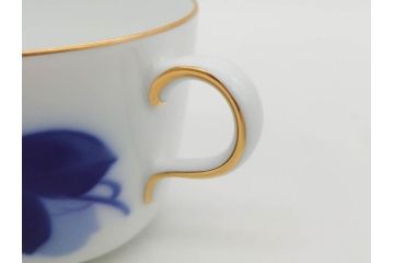 大倉陶園(OKURA、OAC)　ブルーローズ 手描き　バラ　上品なローズの絵付けが魅力的なモーニングセット(皿、プレート、ボウル、カップ&ソーサー、C&S、洋食器、外箱付き、岡染め)(R-077418)