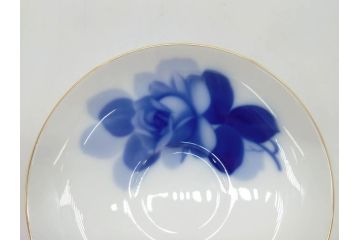 大倉陶園(OKURA、OAC)　ブルーローズ 手描き　バラ　上品なローズの絵付けが魅力的なモーニングセット(皿、プレート、ボウル、カップ&ソーサー、C&S、洋食器、外箱付き、岡染め)(R-077418)