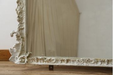 フランスアンティーク　特大　カービングフレーム　ペイント　ロココ調の細やかで豪華な彫刻が美しいウォールミラー(壁掛け鏡、姿見、店舗什器)(R-077431)