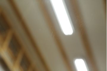 フランスアンティーク　特大　カービングフレーム　ペイント　ロココ調の細やかで豪華な彫刻が美しいウォールミラー(壁掛け鏡、姿見、店舗什器)(R-077431)