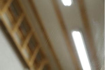 フランスアンティーク　特大　カービングフレーム　ペイント　ロココ調の細やかで豪華な彫刻が美しいウォールミラー(壁掛け鏡、姿見、店舗什器)(R-077431)