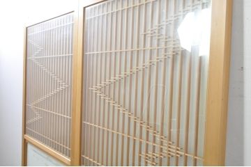 中古　和の雰囲気が魅力的な格子入りのガラス戸2枚セット(建具、引き戸、格子戸)(R-077440)