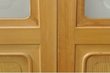 中古　和の雰囲気が魅力的な格子入りのガラス戸2枚セット(建具、引き戸、格子戸)(R-077440)