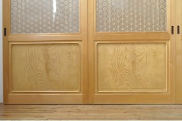 中古　落ち着いた和の空間を演出する組子入りガラス帯戸4枚セット(建具、引き戸、板戸)(R-077444)