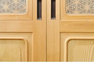 中古　落ち着いた和の空間を演出する組子入りガラス帯戸4枚セット(建具、引き戸、板戸)(R-077444)