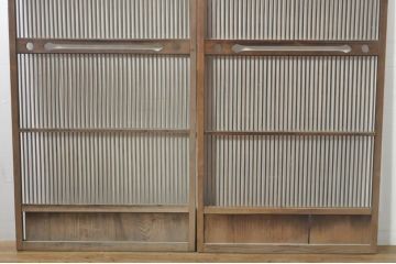 アンティーク建具　落ち着きのある和を演出する格子戸2枚セット(帯戸、引き戸)(R-077449)