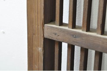 アンティーク建具　落ち着きのある和を演出する格子戸2枚セット(帯戸、引き戸)(R-077449)