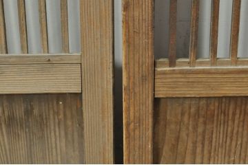 アンティーク建具　落ち着きのある和を演出する格子戸2枚セット(帯戸、引き戸)(R-077449)