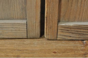 アンティーク建具　落ち着きのある和を演出する格子戸2枚セット(帯戸、引き戸)(R-077449)