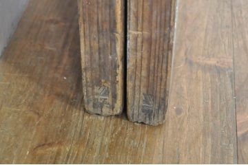 アンティーク建具　落ち着きのある和を演出する格子戸2枚セット(帯戸、引き戸)(R-077449)