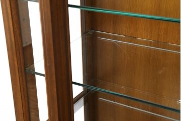 中古　美品　DREXEL HERITAGE(ドレクセルヘリテイジ)　FRANCESCA(フランチェスカ)シリーズ　気品溢れる佇まいが魅力のガラスキャビネット(飾り棚、キュリオケース、ショーケース、ガラスケース、Gケース、コレクションケース、店舗什器)(定価約74万円)(R-077450)