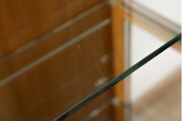 中古　美品　DREXEL HERITAGE(ドレクセルヘリテイジ)　FRANCESCA(フランチェスカ)シリーズ　気品溢れる佇まいが魅力のガラスキャビネット(飾り棚、キュリオケース、ショーケース、ガラスケース、Gケース、コレクションケース、店舗什器)(定価約74万円)(R-077450)