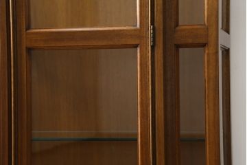中古　美品　DREXEL HERITAGE(ドレクセルヘリテイジ)　FRANCESCA(フランチェスカ)シリーズ　気品溢れる佇まいが魅力のガラスキャビネット(飾り棚、キュリオケース、ショーケース、ガラスケース、Gケース、コレクションケース、店舗什器)(定価約74万円)(R-077450)