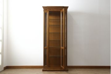 中古　美品　DREXEL HERITAGE(ドレクセルヘリテイジ)　FRANCESCA(フランチェスカ)シリーズ　気品溢れる佇まいが魅力のガラスキャビネット(飾り棚、キュリオケース、ショーケース、ガラスケース、Gケース、コレクションケース、店舗什器)(定価約74万円)(R-077451)