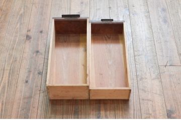 和製アンティーク　珍しいデザイン　前面欅(ケヤキ)材　金具の立派なロータイプ帳場箪笥(テレビ台、テレビボード、ローボード、リビングボード、収納棚、戸棚、時代箪笥)(R-077456)
