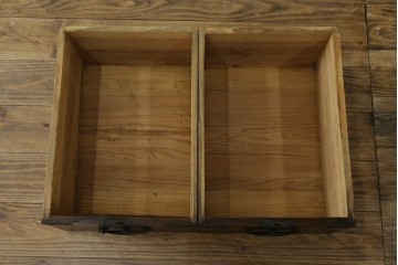 和製アンティーク　前面欅(ケヤキ)材　使い込まれた風合いが味わい深い関西衣装箪笥　(R-077464)