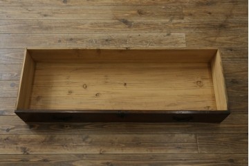 和製アンティーク　前面欅(ケヤキ)材　使い込まれた風合いが味わい深い関西衣装箪笥　(R-077464)