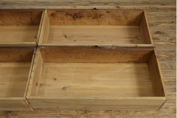 和製アンティーク　前面欅(ケヤキ)材　使い込まれた風合いが味わい深い関西衣装箪笥　(R-077464)