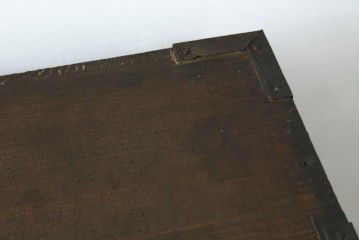 和製アンティーク　前面欅(ケヤキ)材　使い込まれた風合いが味わい深い関西衣装箪笥　(R-077464)