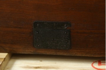 和製アンティーク　前面欅(ケヤキ)材　使い込まれた風合いが味わい深い関西衣装箪笥　(R-077464)