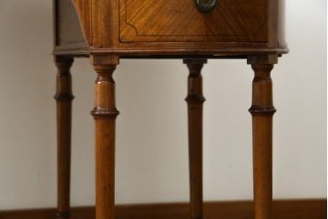 イギリスアンティーク　マホガニー材　パーケットリー(象嵌細工)　丸みを帯びた柔らかなフォルムが魅力的なキドニーデスク(両袖机、ニーホールデスク、コンソールテーブル、ワークデスク、在宅用、在宅ワーク用、英国)(R-077465)