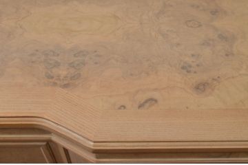 アメリカビンテージ　DREXEL HERITAGE(ドレクセルヘリテイジ)　CORINTHIAN(コリンシャン)　独特な木目とナチュラルな風合いが魅力のサイドボード(サイドキャビネット、収納棚、戸棚、ヴィンテージ)(R-077468)
