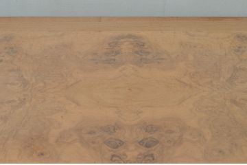 アメリカビンテージ　DREXEL HERITAGE(ドレクセルヘリテイジ)　CORINTHIAN(コリンシャン)　独特な木目とナチュラルな風合いが魅力のサイドボード(サイドキャビネット、収納棚、戸棚、ヴィンテージ)(R-077468)