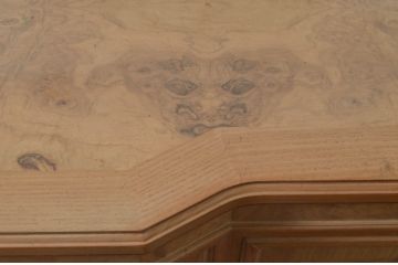 アメリカビンテージ　DREXEL HERITAGE(ドレクセルヘリテイジ)　CORINTHIAN(コリンシャン)　独特な木目とナチュラルな風合いが魅力のサイドボード(サイドキャビネット、収納棚、戸棚、ヴィンテージ)(R-077468)