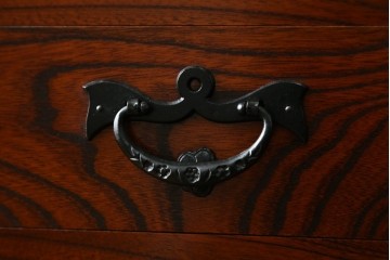 中古　美品　岩谷堂箪笥　力強い木目が魅力のサイドボード　(R-077469)