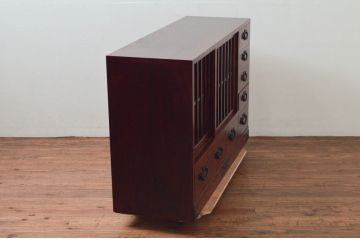 中古　美品　岩谷堂箪笥　力強い木目が魅力のサイドボード(サイドキャビネット、引き出し、収納棚、戸棚、飾り棚)(R-077469)
