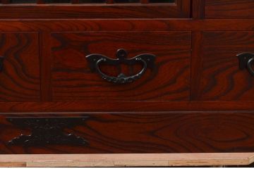 中古　美品　岩谷堂箪笥　力強い木目が魅力のサイドボード(サイドキャビネット、引き出し、収納棚、戸棚、飾り棚)(R-077469)