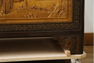 アジアンヴィンテージ　全面に施された彫刻が豪華なトランク　(R-077472)