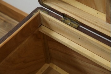 アジアンヴィンテージ　全面に施された彫刻が豪華なトランク　(R-077472)