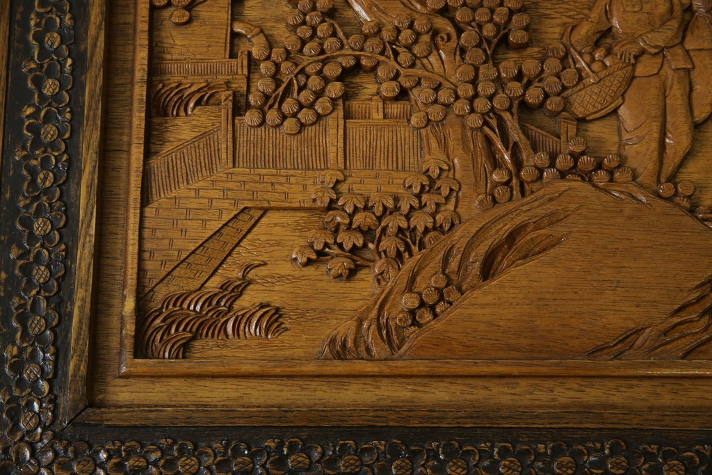 アジアンヴィンテージ　全面に施された彫刻が豪華なトランク　(R-077472)