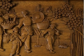 アジアンヴィンテージ　全面に施された彫刻が豪華なトランク　(R-077472)