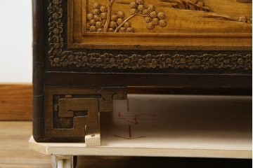 アジアンヴィンテージ　全面に施された彫刻が豪華なトランク　(R-077472)