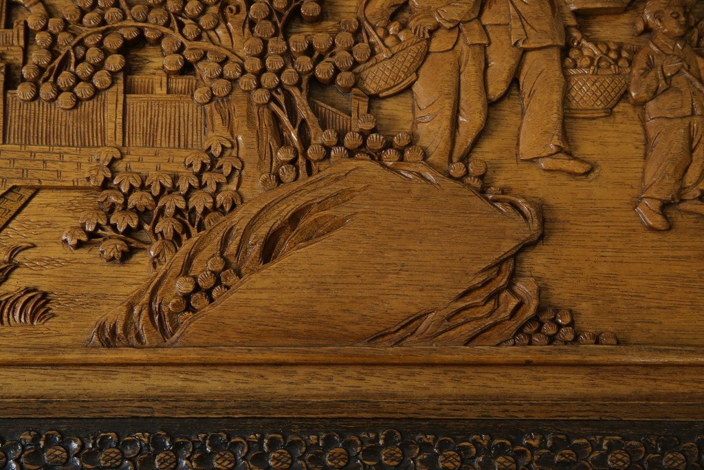 アジアンヴィンテージ　全面に施された彫刻が豪華なトランク　(R-077472)