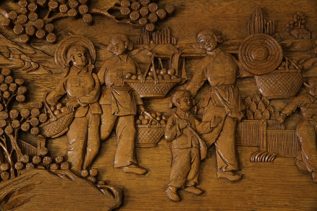 アジアンヴィンテージ　全面に施された彫刻が豪華なトランク　(R-077472)