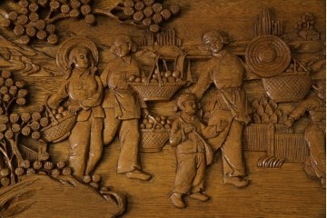 アジアンヴィンテージ　全面に施された彫刻が豪華なトランク　(R-077472)